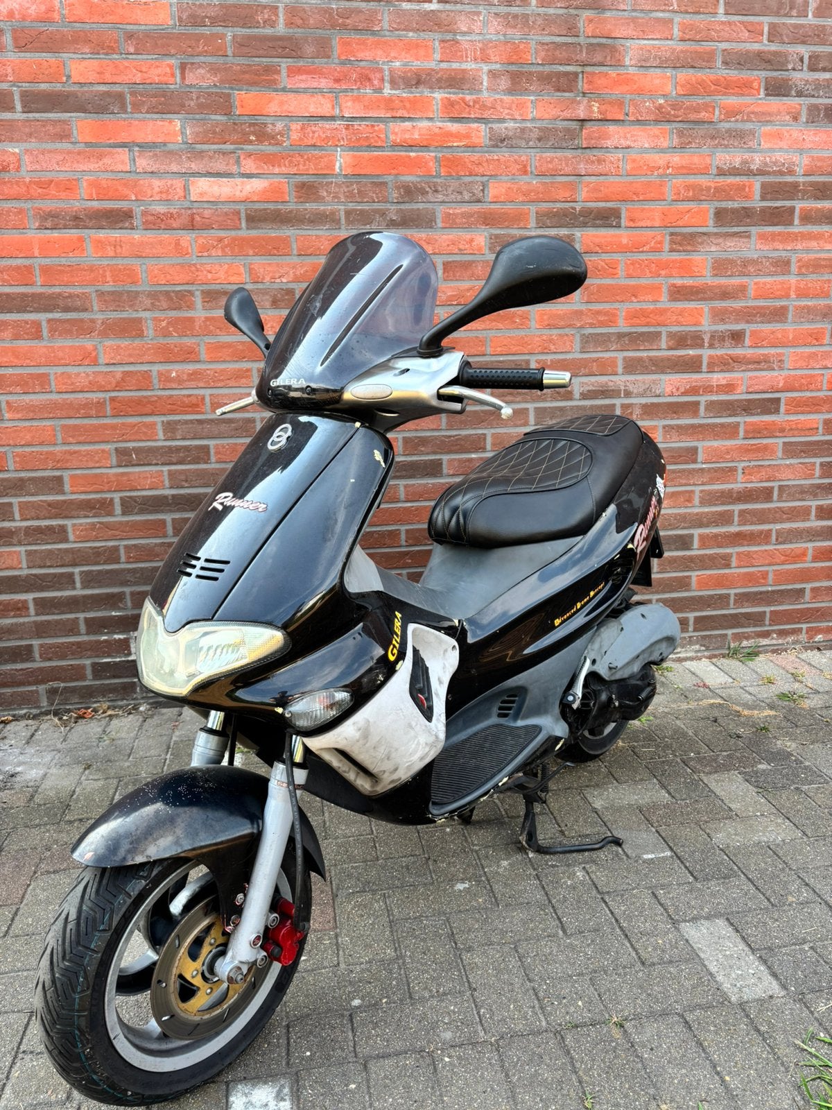 Gilera runner 180 cilinder (125 BE papieren), Ophalen, Zo goed als nieuw