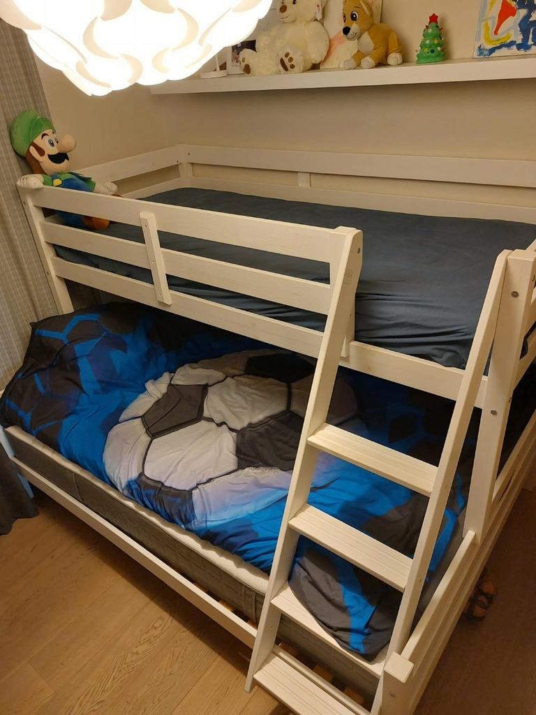 Stapelbed wit hout 140 cm onderaan 90 cm bovenaan, Ophalen, Zo goed als nieuw, Stapelbed