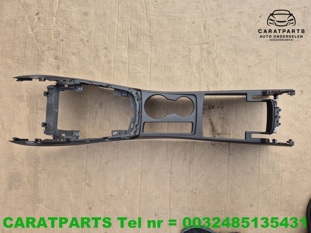8K0863244 8K0863244E Audi A5 middenconsole A4 B8 8K, Gebruikt, AUDI AG, Auto-Union-Strasse 1
85045  Ingolstadt, DE, Audi