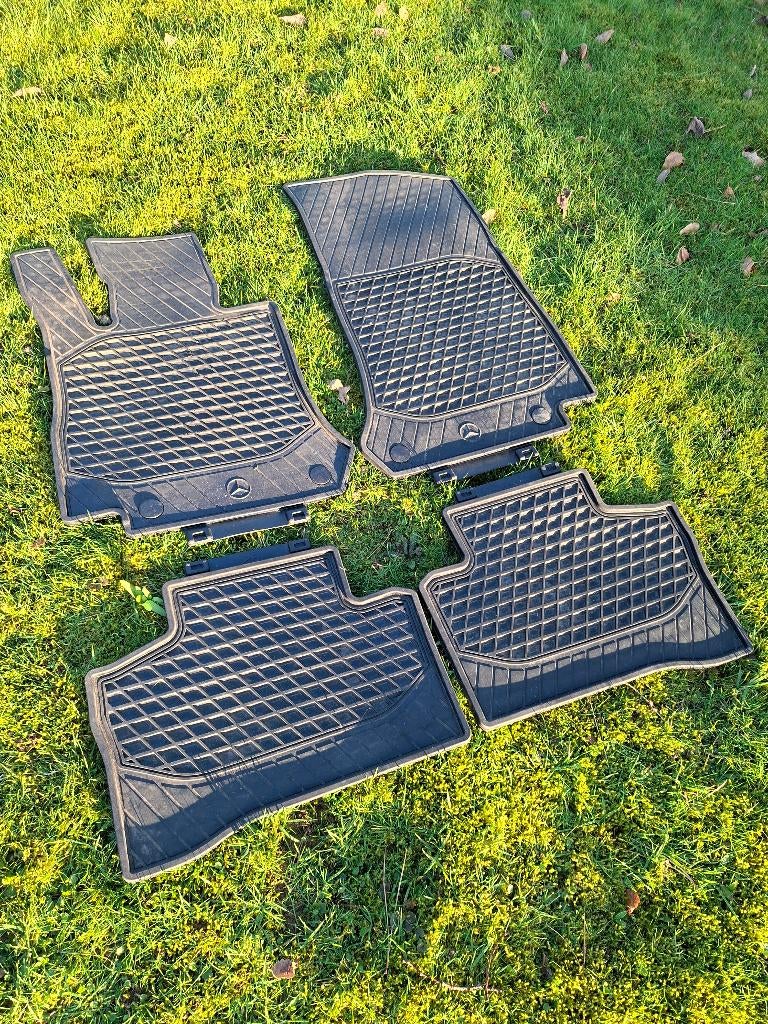 Tapis de sol en caoutchouc pour Mercedes GLC - Originaux, Enlèvement, Comme neuf