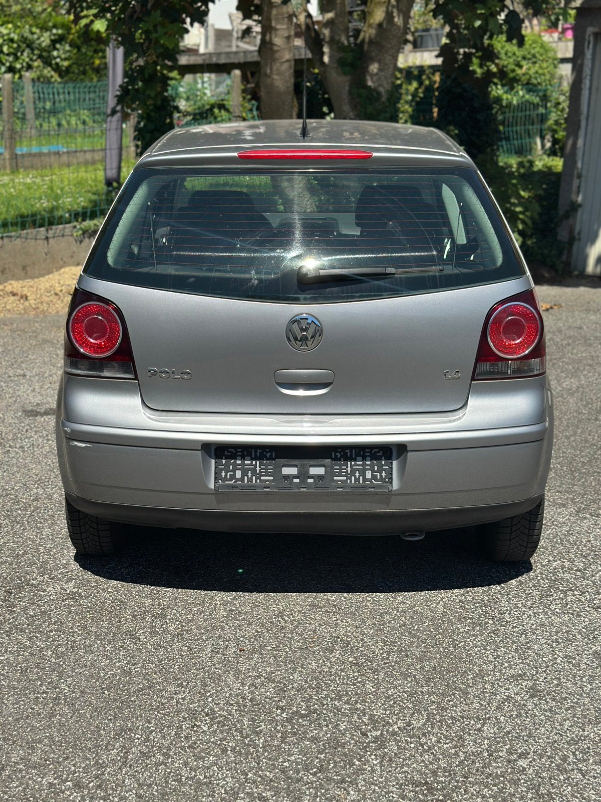 Vw Polo 1.4 essence Tres proprr avec feuille rose, Autos, Achat, Boîte manuelle, 5 portes, Particulier