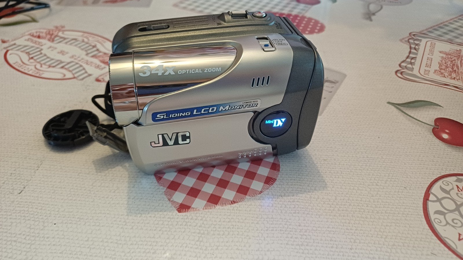 Caméra JVC mini Dv GRDA20E, TV, Hi-fi & Vidéo, Caméscopes numériques, Enlèvement, Mini DV, Caméra, JVC