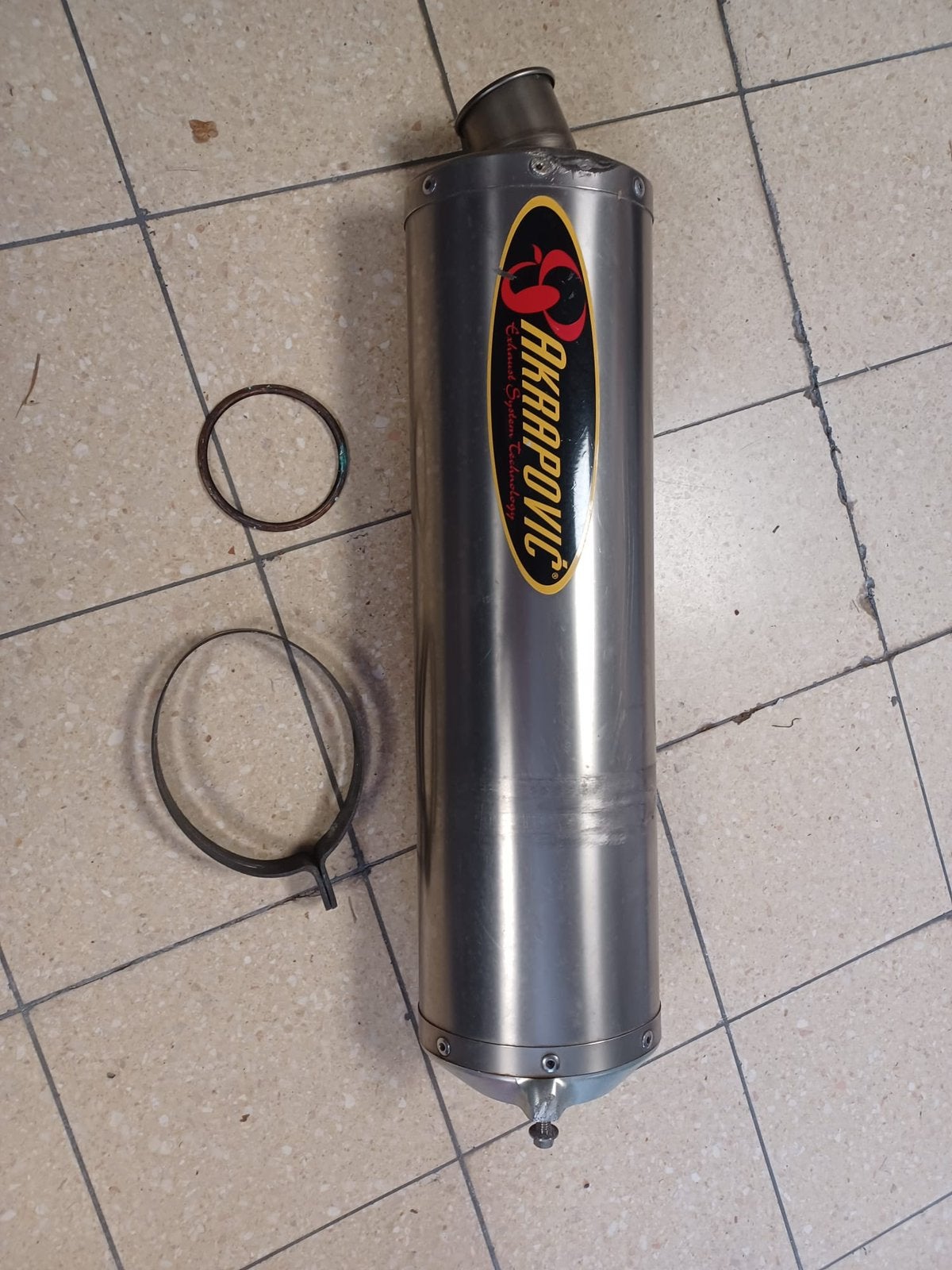 Pot d échappement akrapovic, Enlèvement, Utilisé