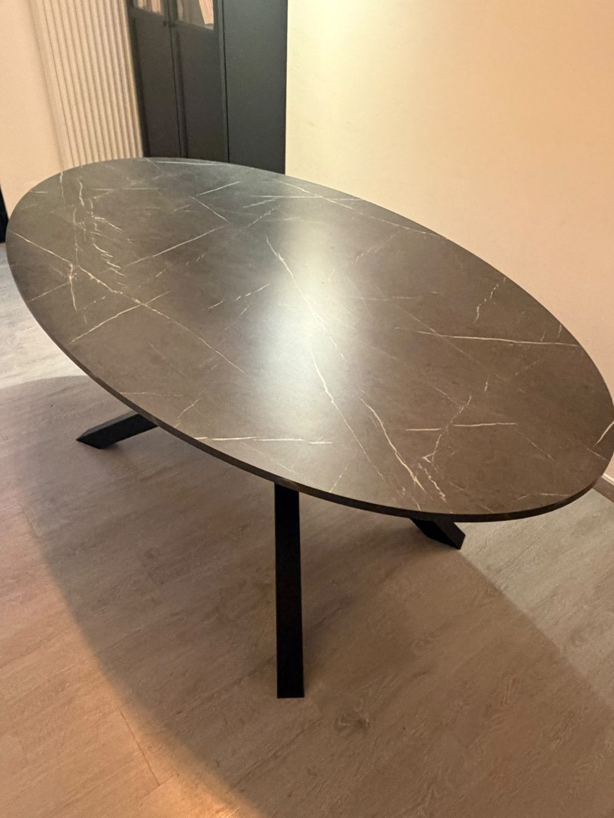 Zwarte tafel marmerpatroon, Ophalen, 50 tot 100 cm, Zo goed als nieuw, 150 tot 200 cm