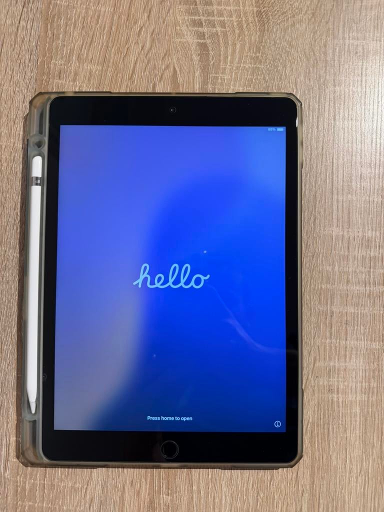 Ipad 8ème génération + Apple Pencil 1, Informatique & Logiciels, Apple iPad Tablettes, Enlèvement, Utilisé, Gris, 32 GB
