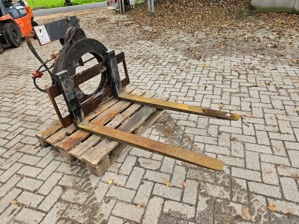 Rotator met vorken, Fem 2 Vorken lang 1.60 M, Ophalen, Zo goed als nieuw