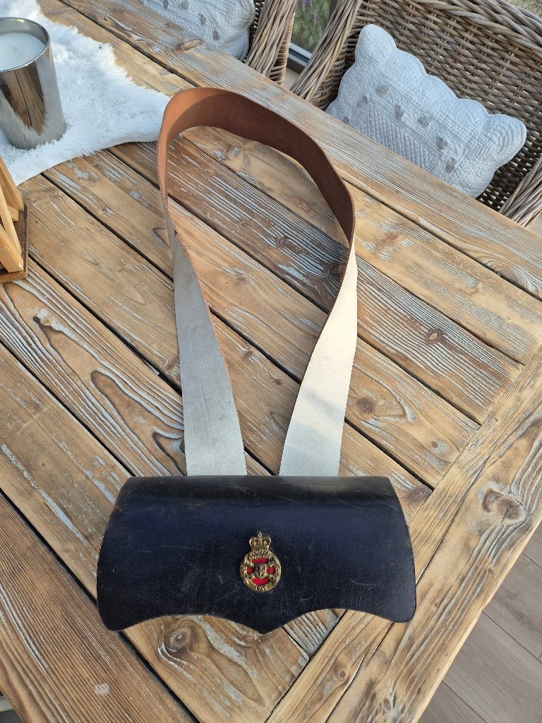 Cartouchière militaire en cuir à giberne, Verzamelen, Militaria | Algemeen, Ophalen of Verzenden, Overige soorten, Kleding of Schoenen