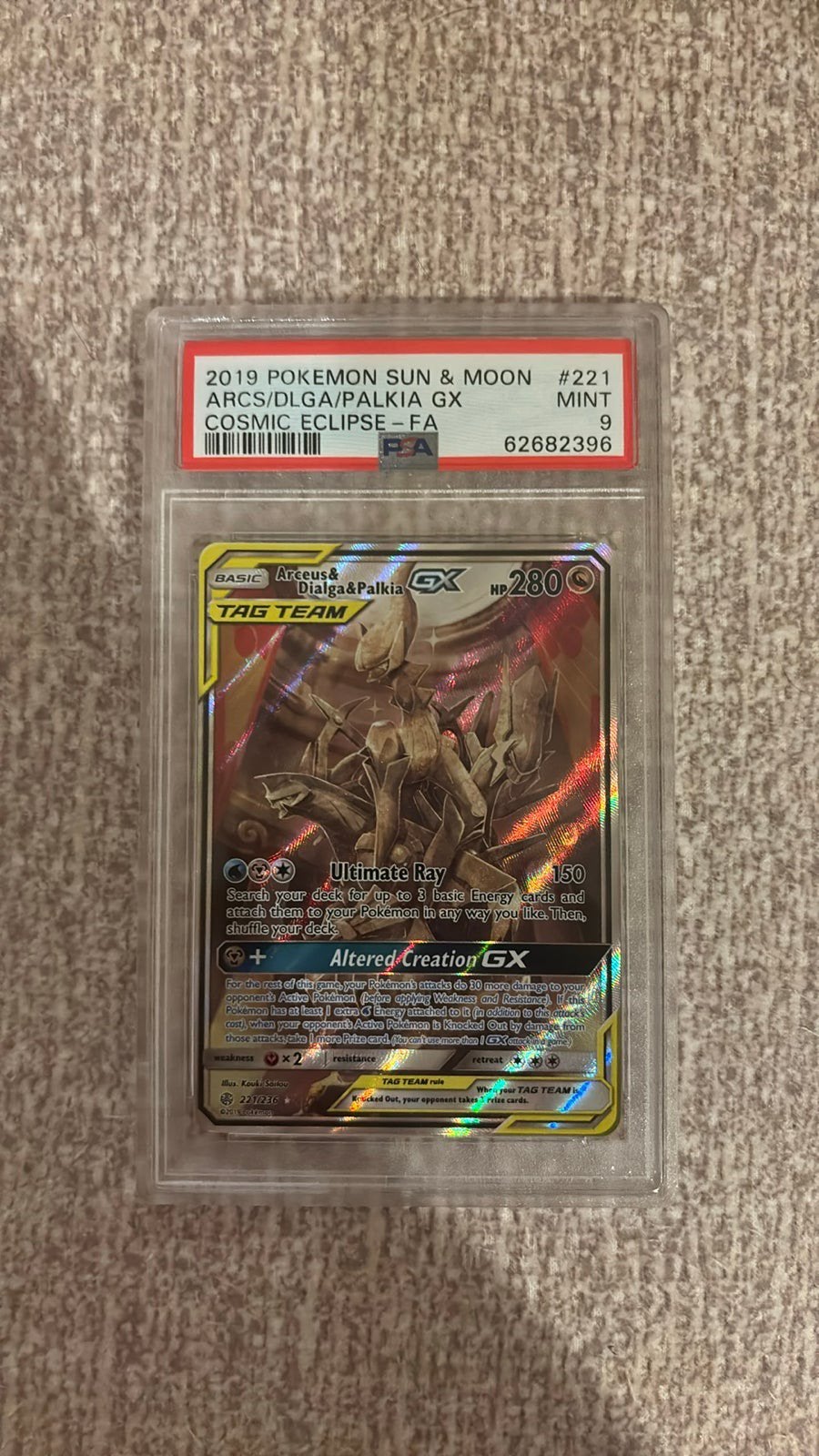 PSA 9- Cosmic eclipse - Arceus Dialga Palkia GX 221/236, Hobby en Vrije tijd, Ophalen of Verzenden, Zo goed als nieuw