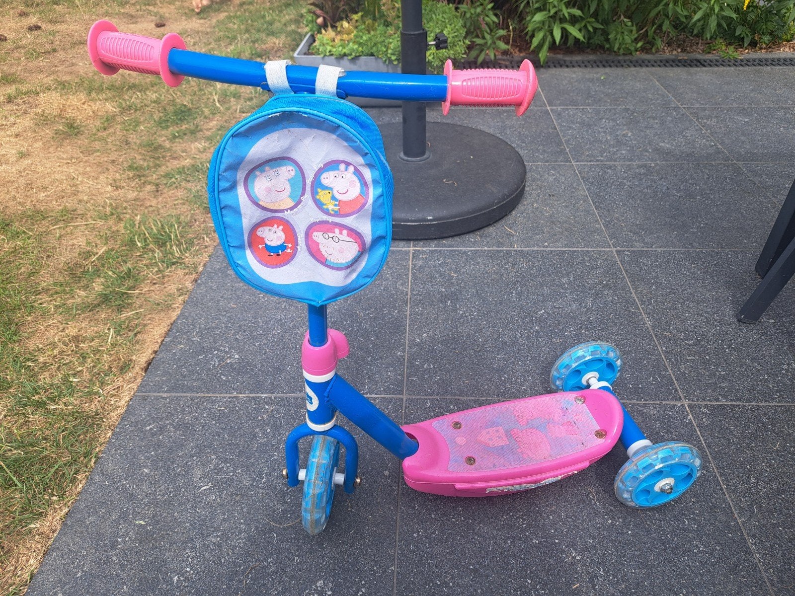 troisième étape : roues Peppa Pig, Enlèvement, Utilisé, Step simple, Mondo