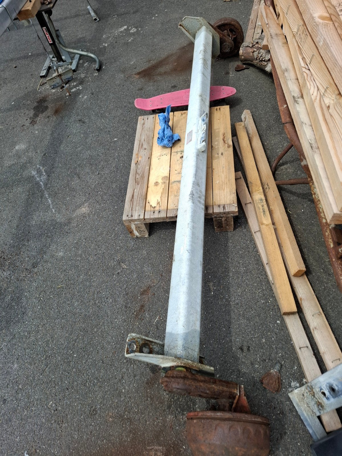 Knot geremde as, Ophalen