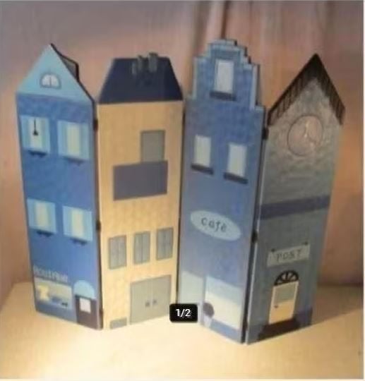 4 Mooie Houten Huisjes met scharnieren - 61x56, Ophalen of Verzenden