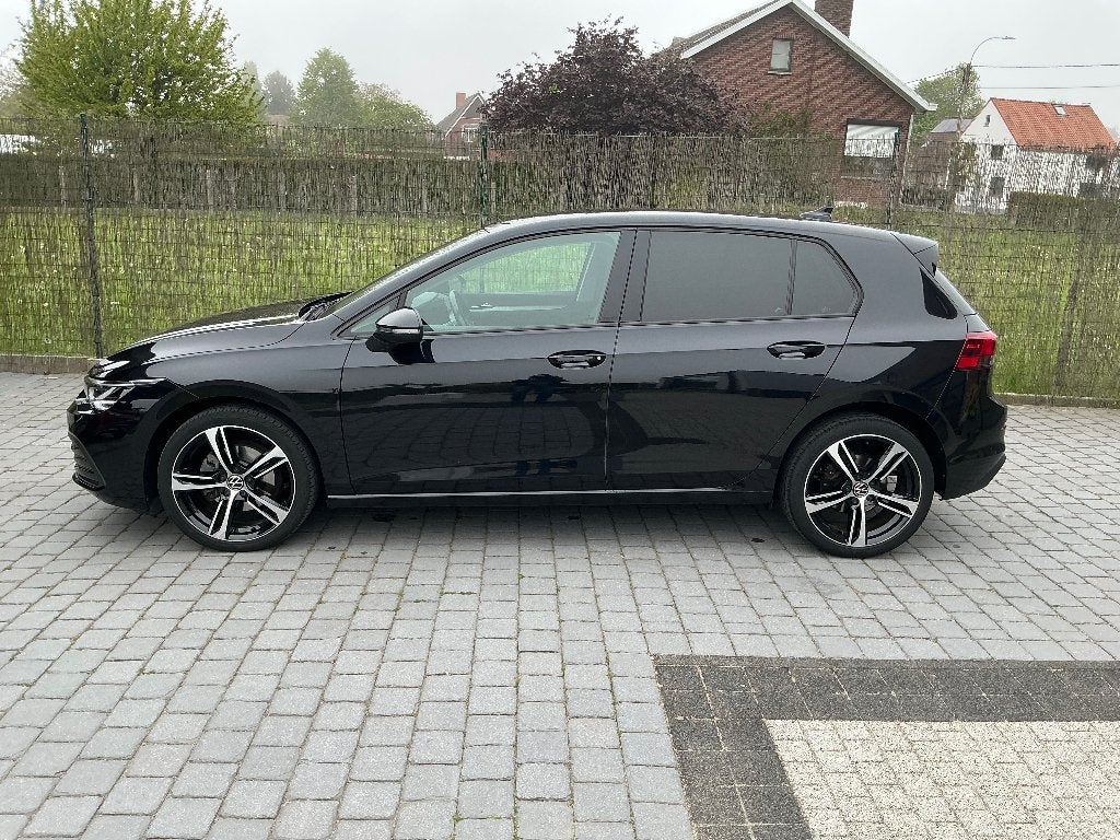 VW Golf VIII 1.5 tsi live opf 130, Auto's, Volkswagen, Stof, 1498 cc, Zwart, Bluetooth