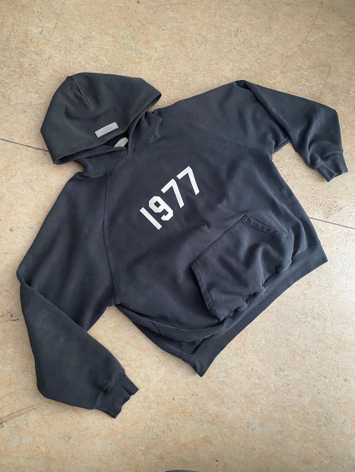 Essentials hoodie, Ophalen, Zo goed als nieuw, Maat 52/54 (L)