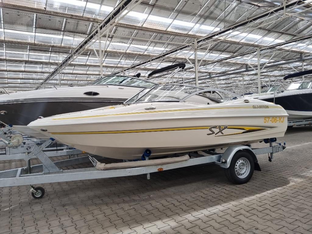 Glastron 175 van het jaar 2005 Mercruiser 3.0 L 135 PK, Ophalen, Binnenboordmotor, 120 tot 200 pk, Zo goed als nieuw