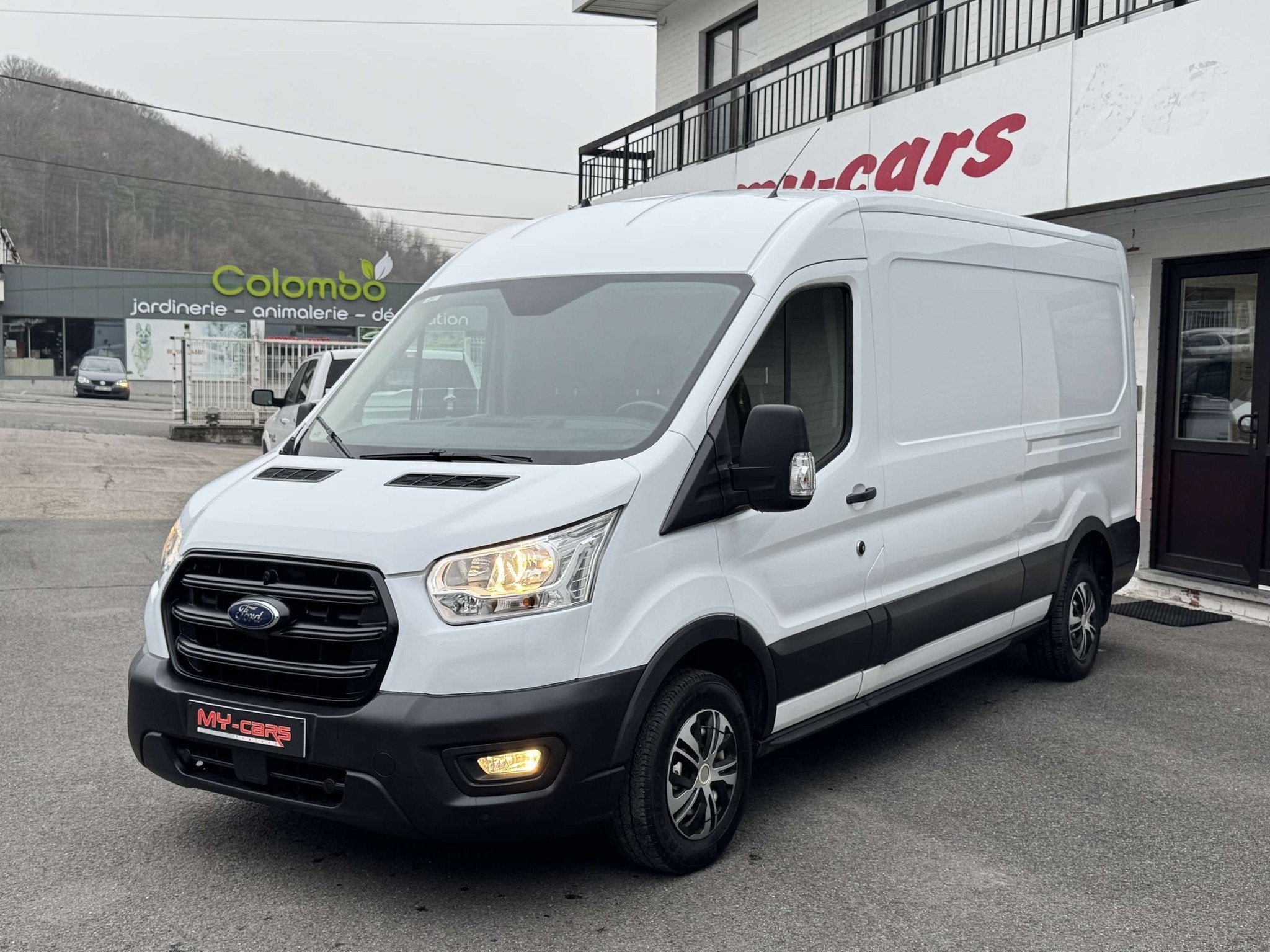Ford Transit 2.0 TDCi L3 H3 LONG CHASSIS ETAT NEUVE, Autos, Camionnettes & Utilitaires, Entreprise, Achat, ABS, Airbags, Air conditionné