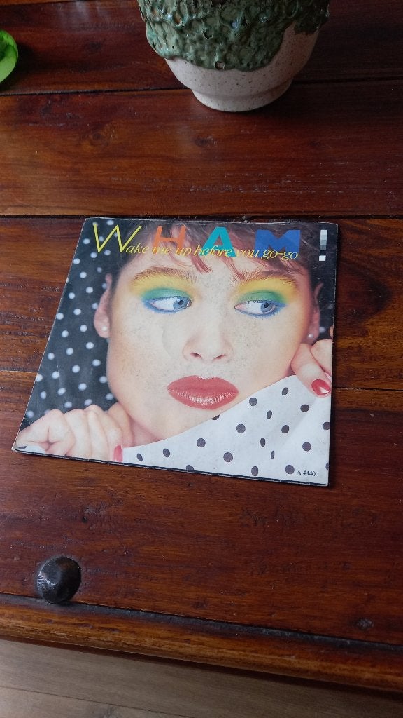 Vinyl (45t) wham "wake me up before you gogo", Enlèvement, Comme neuf, Pop