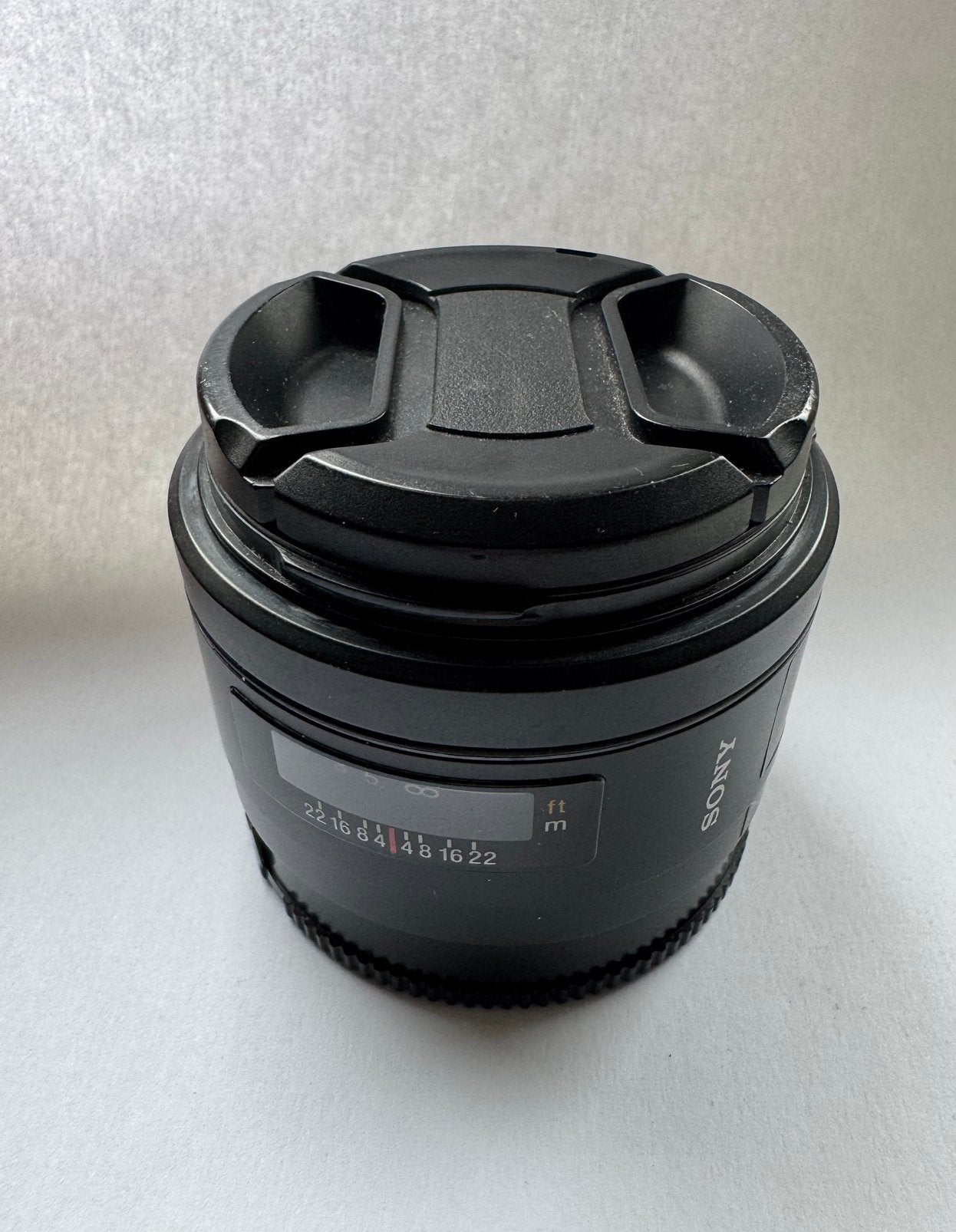 Sony SAL50F14 50mm f/1.4 objectief voor A-mount, Ophalen of Verzenden, Sony, Sony A-mount, Lensdoppen