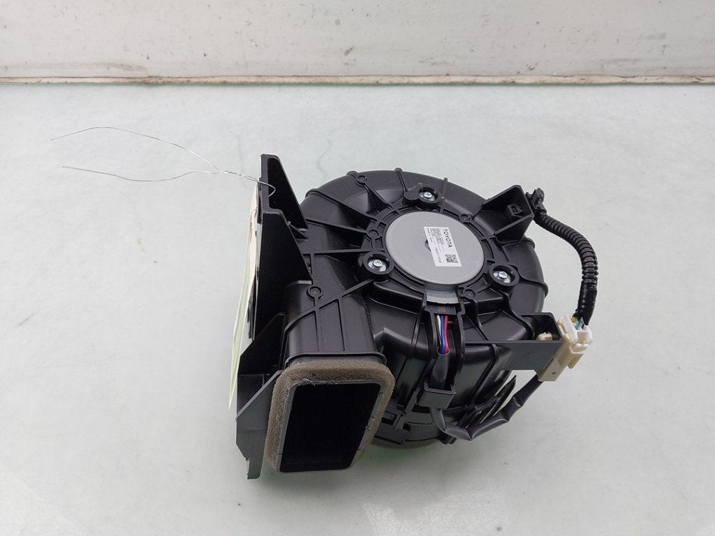 KACHEL VENTILATORMOTOR Yaris III (P13) (|G923052040|), Gebruikt, Kundenbetreuung@toyota.de, Toyota, Toyota-Allee 2
50858  Köln, DE