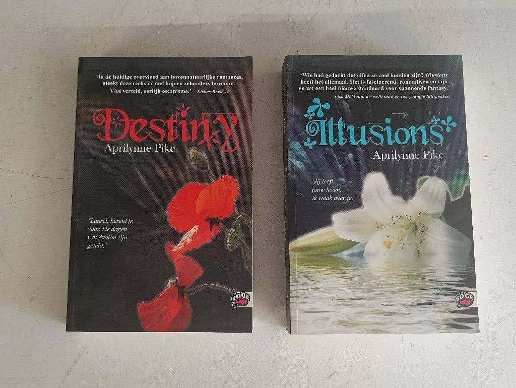 Aprilynne Pike - 'Wings'-reeks : Destiny - Illusions, Livres, Fantastique, Enlèvement ou Envoi, Comme neuf