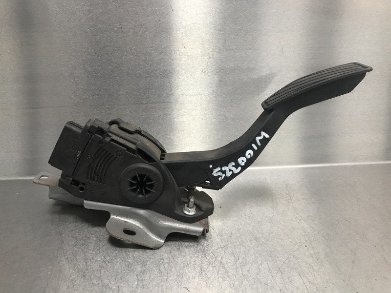 PEDALE D'ACCELERATEUR Nissan Pixo (D31S) (|4940068K40|), Utilisé, Nissan