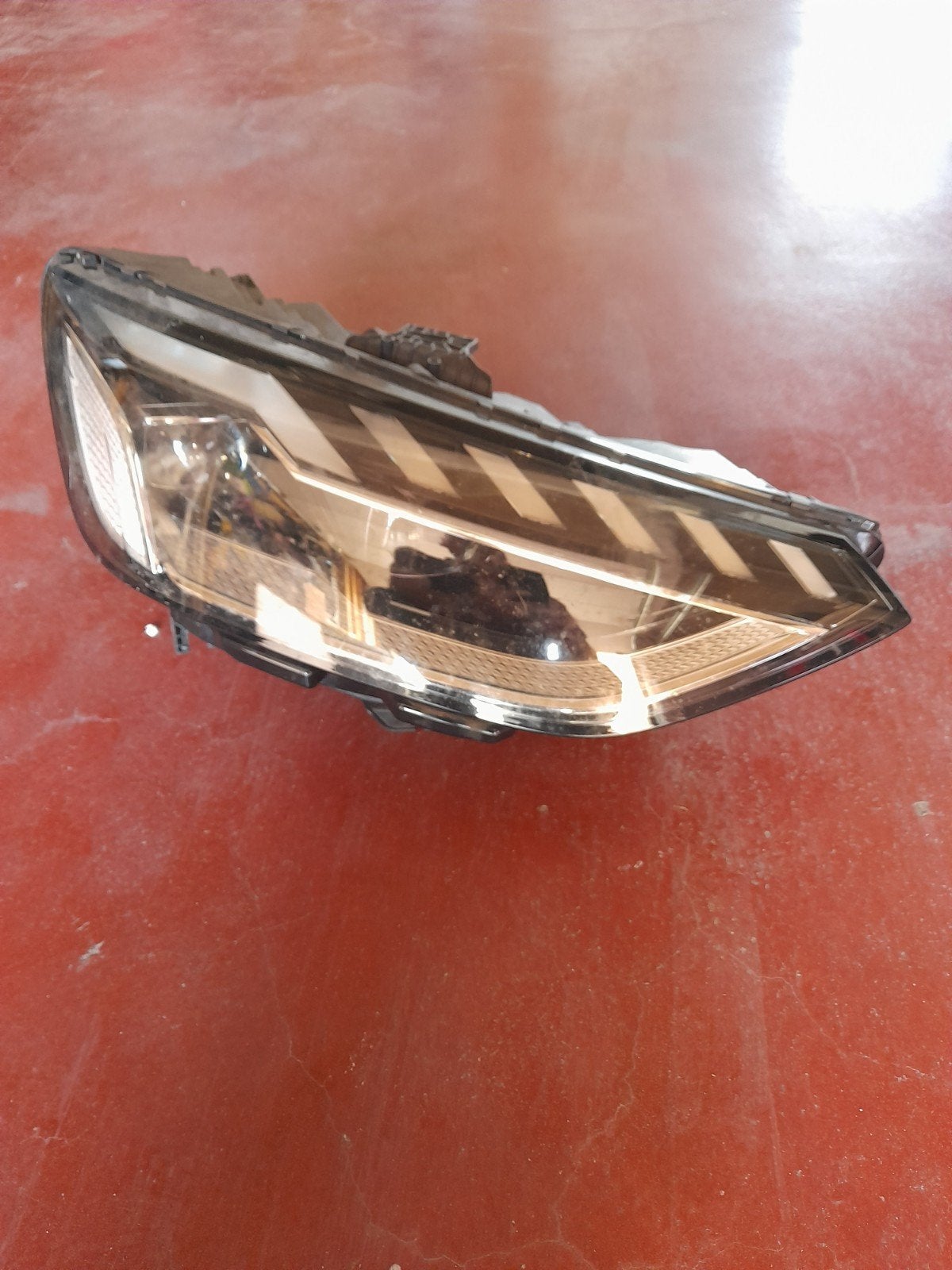 Phare led complet Audi A4 cote droit anne 2020 8W0.941.036 E, Handtassen en Accessoires, Ringen, Ophalen of Verzenden