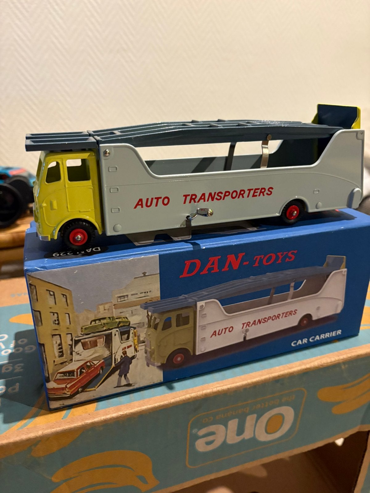 Car carrier DAN-TOYS, Enlèvement, Comme neuf, Bus ou Camion
