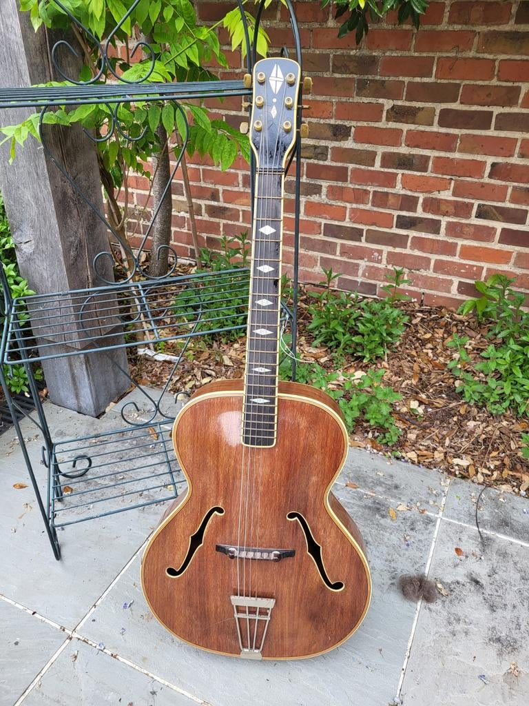Belle guitare vintage Cremona 465 Archtop (années 1950), Musique & Instruments, Instruments à corde | Guitares | Basses, Enlèvement