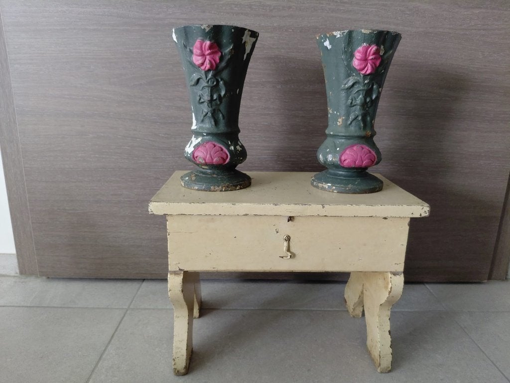 2 Franse antieke gietijzeren geëmailleerde vazen, Antiek en Kunst, Ophalen of Verzenden