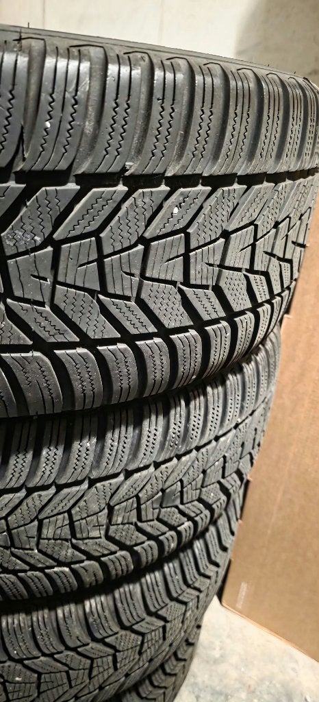 Rims with winter tires Mercedes C Class 5X112, Autos : Pièces & Accessoires, Pneus et Jantes, Pneus hiver, Enlèvement ou Envoi