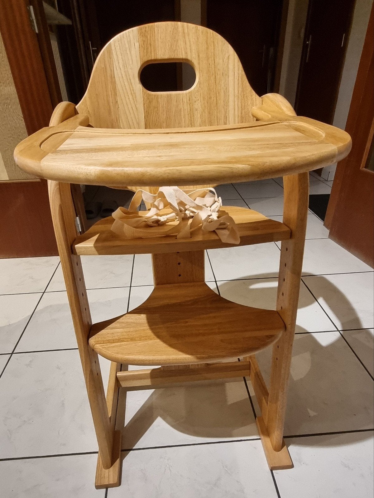 Houten kinderstoel met eetblad en veiligheidsgordel, Kinderen en Baby's, Kinderstoelen, Ophalen, Nieuw, Meegroeistoel, Afneembaar eetblad