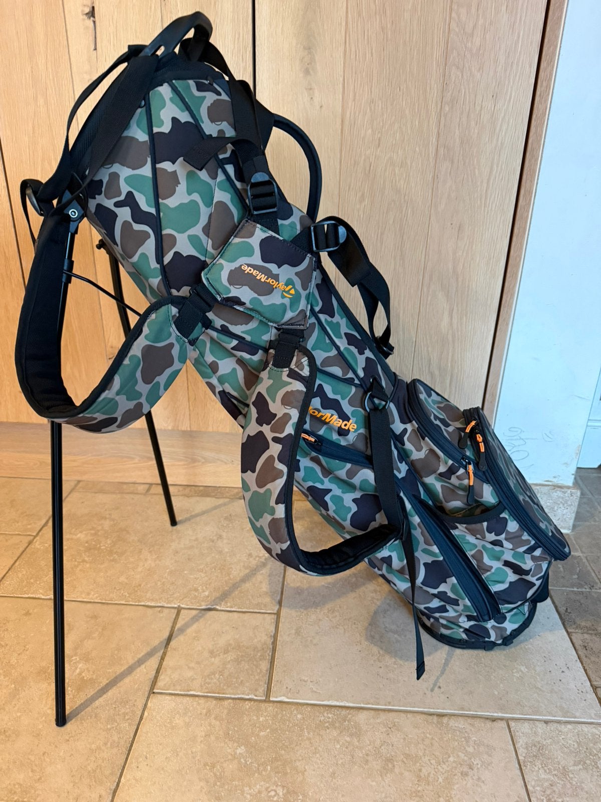 Sac à bandoulière Taylormade à imprimé camouflage, Sports & Fitness, Golf, Enlèvement ou Envoi, Comme neuf, Sac