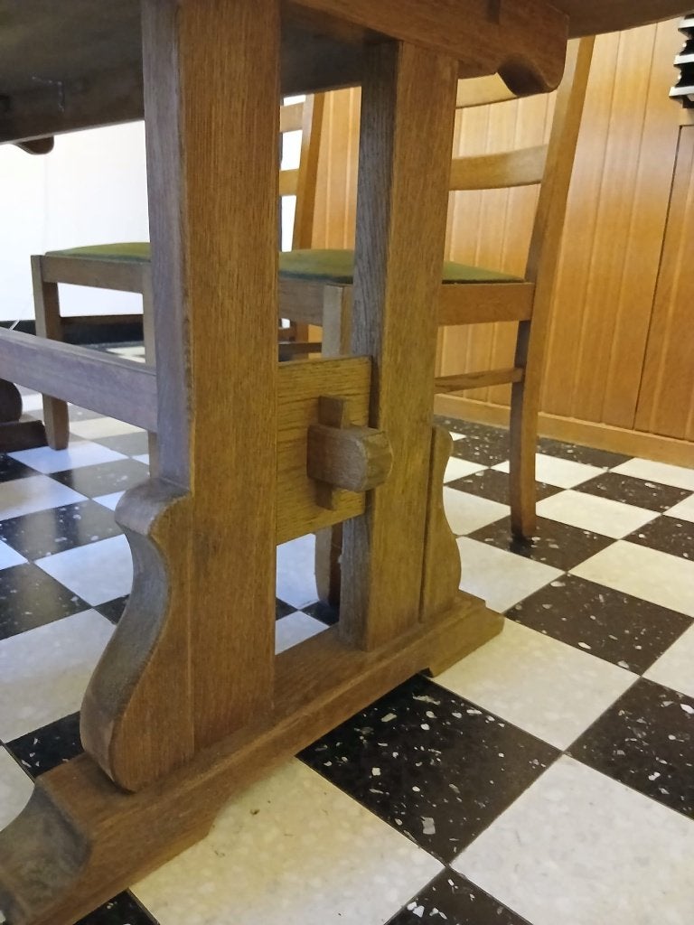 Table en bois comprenant 5 chaises en velours., Maison & Meubles, Vintage, Enlèvement, Utilisé, 50 à 100 cm