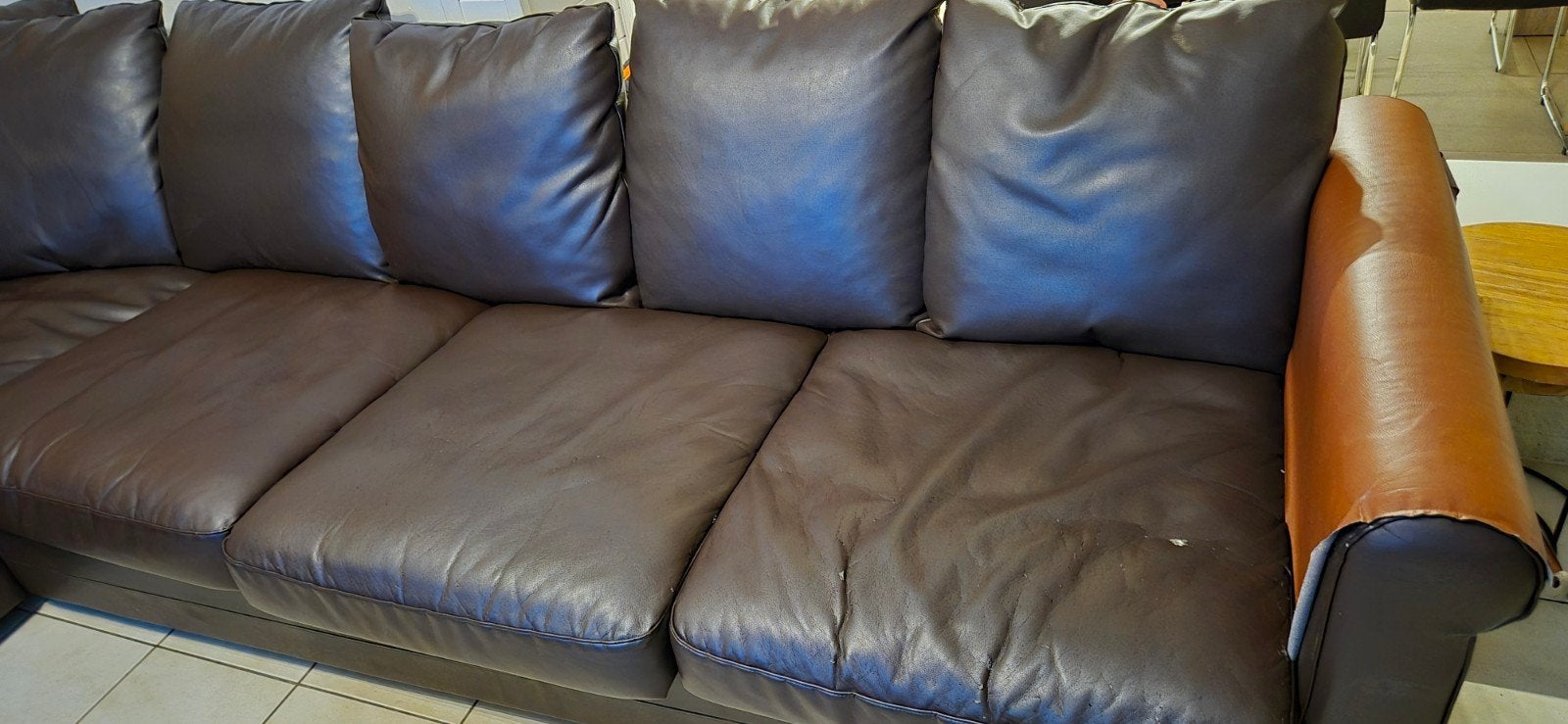 GRATIS grote hoekzetel 260  320 cm + salontafel – afhalen, Huis en Inrichting, Ophalen, Gebruikt, Leer