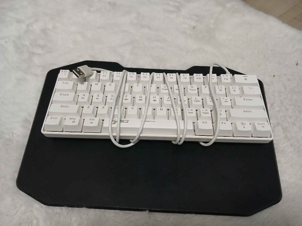 Clavier de jeu HKSj L500 blanc avec RGB, Informatique & Logiciels, Clavier gamer, Enlèvement, Qwerty, Filaire