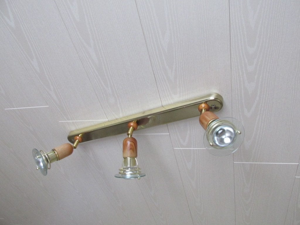 Plafonnier- 3 spots laiton et bois, Autres sources lumineuses, Enlèvement, Utilisé, Autres types