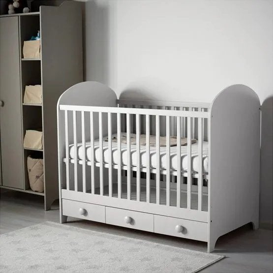 baby/kleuter bed IKEA Gonatt. Light grijs + matras, Ophalen, Gebruikt, Matras