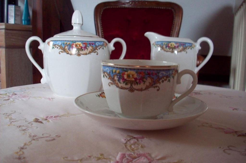 Mooi koffieservies, Huis en Inrichting, Keuken | Servies, Ophalen, Zo goed als nieuw, Overige stijlen, Kop(pen) en/of Schotel(s)
