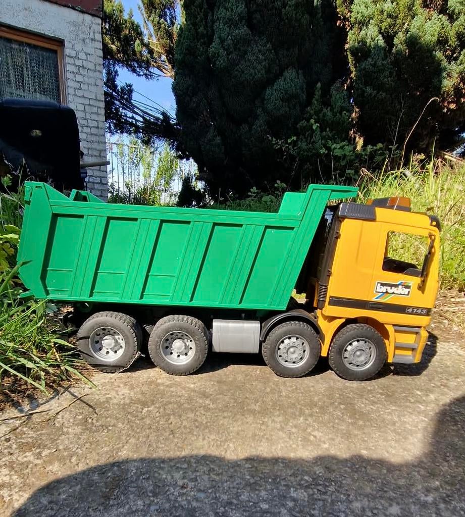 Mercedes Actros BRUDER kiepwagen, Ophalen, Zo goed als nieuw
