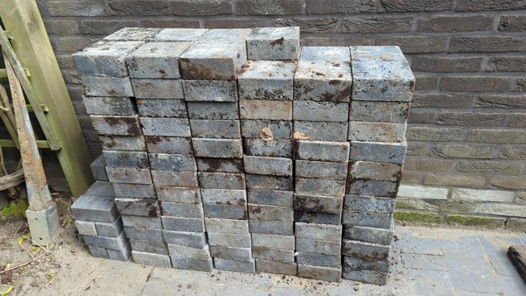 Gratis mee te nemen klinkers (151st, 15x15x6cm), Tuin en Terras, Ophalen, Beton, Minder dan 5 m², Klinkers