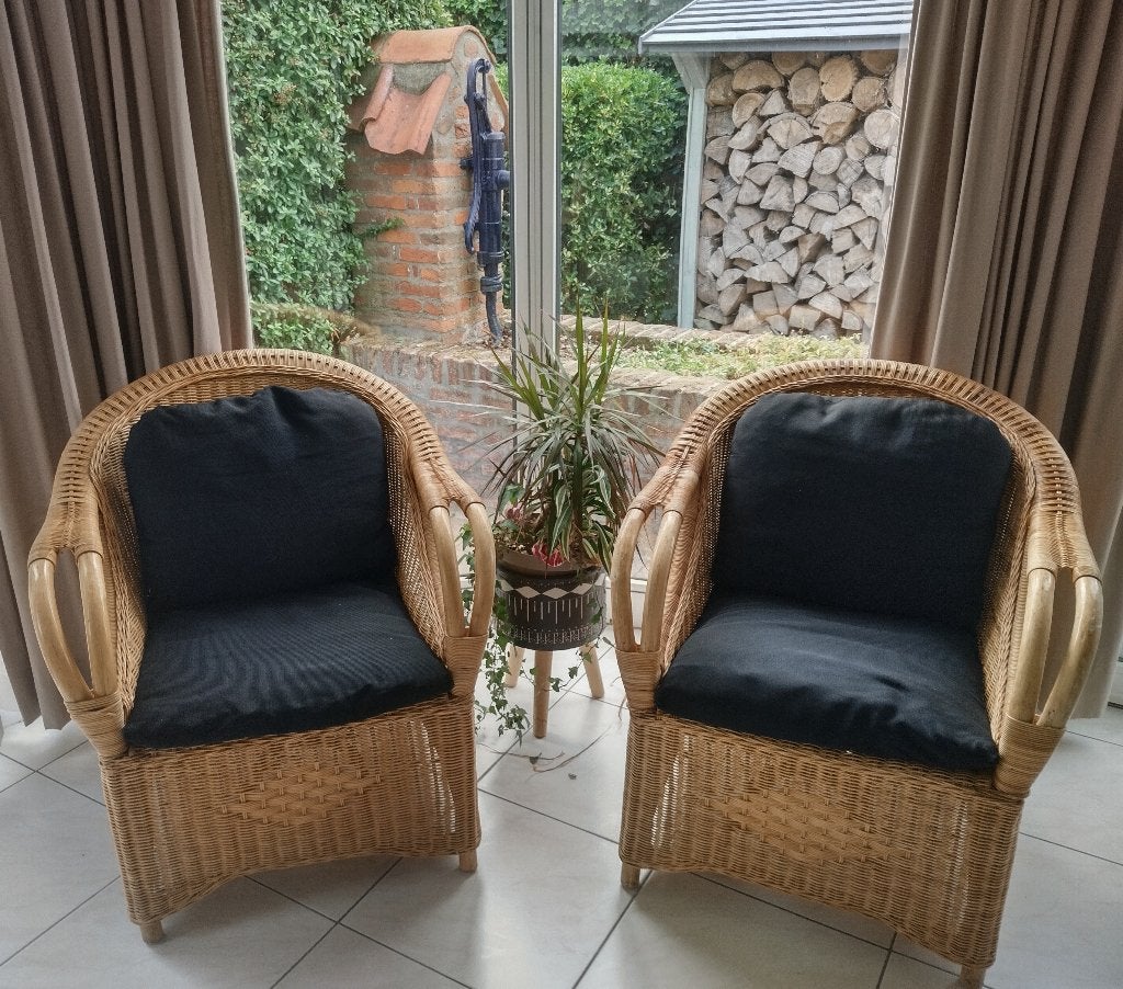 Twee fautail zeteltjes, Huis en Inrichting, Fauteuils, Ophalen, Minder dan 75 cm, Riet of Rotan, 50 tot 75 cm