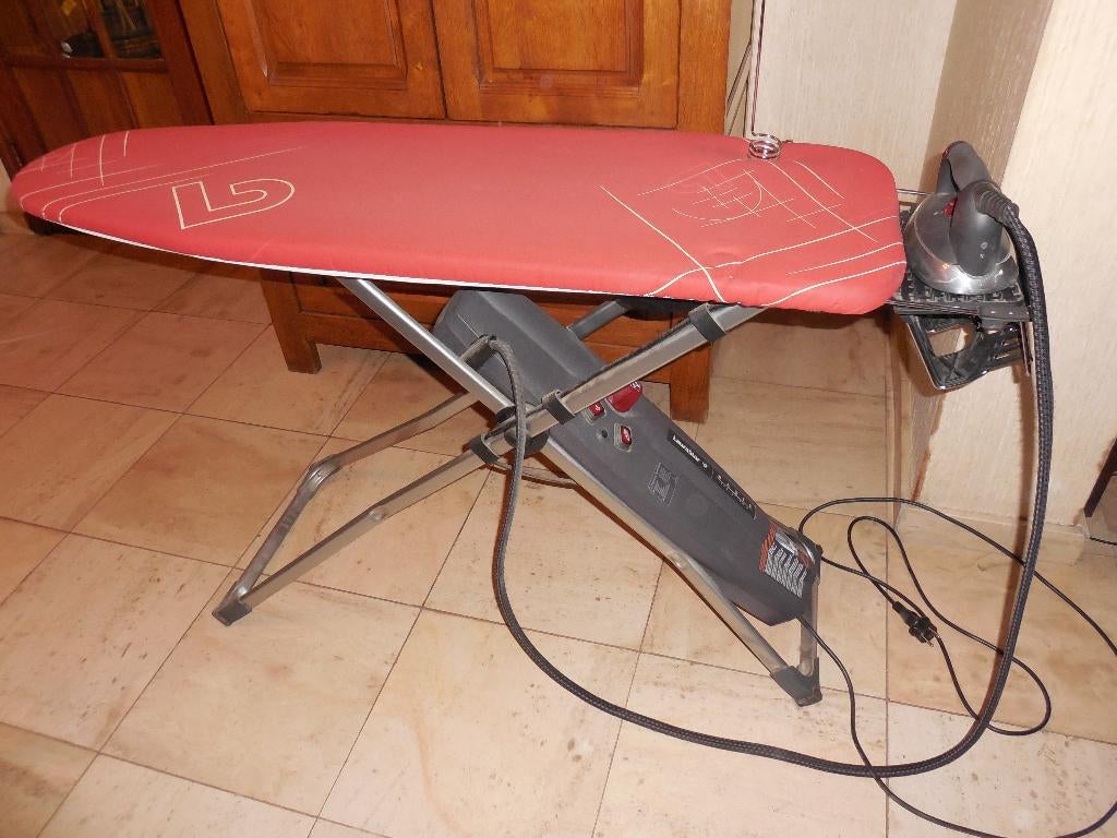 table à repasser Laura Star, Electroménager, Enlèvement, Comme neuf, Fer à repasser avec cordon