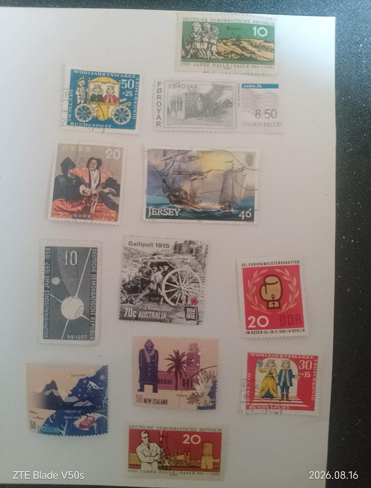 12 History postzegels, Ophalen of Verzenden