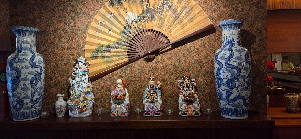 2 grote Chinese blauw-witte vazen met drakenmotief, Antiek en Kunst, Ophalen