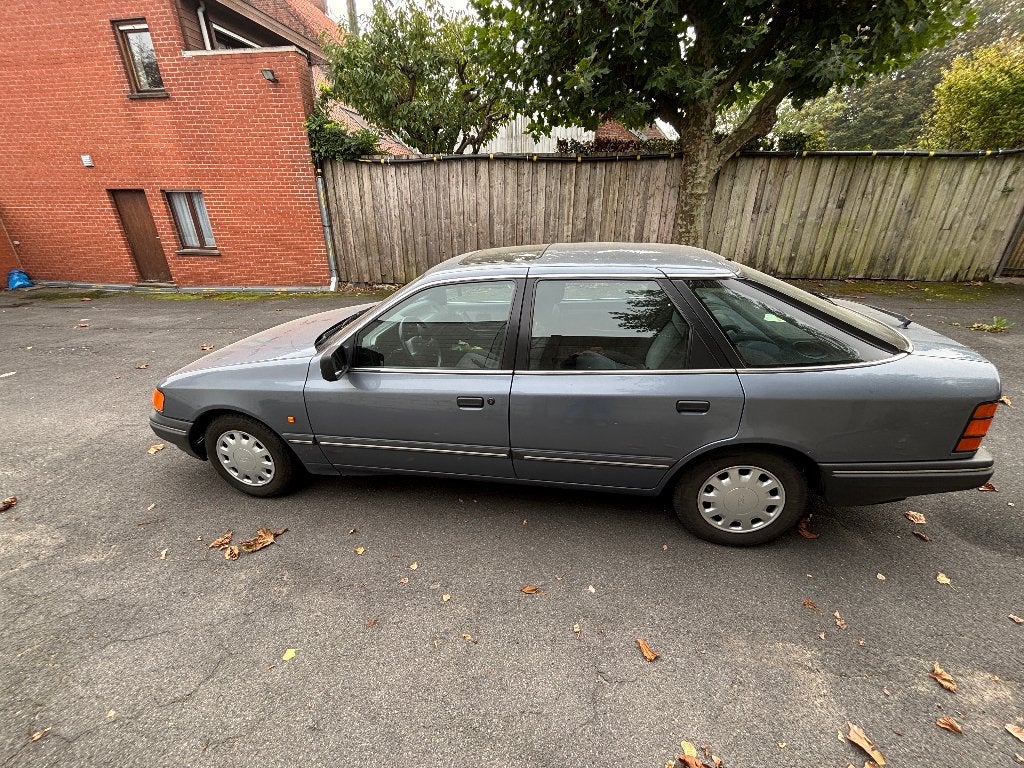 Ford Scorpio 2.4i Grand Luxe, foto 4