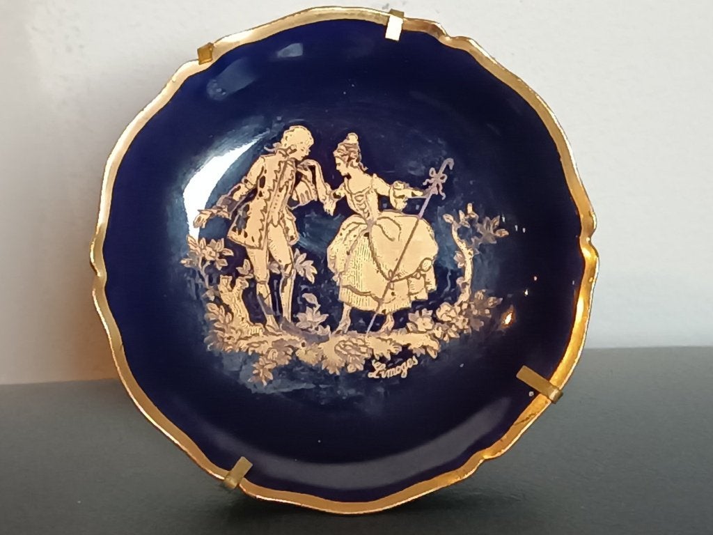 Assiette décorative en porcelaine de Limoges, Antiquités & Art, Enlèvement ou Envoi