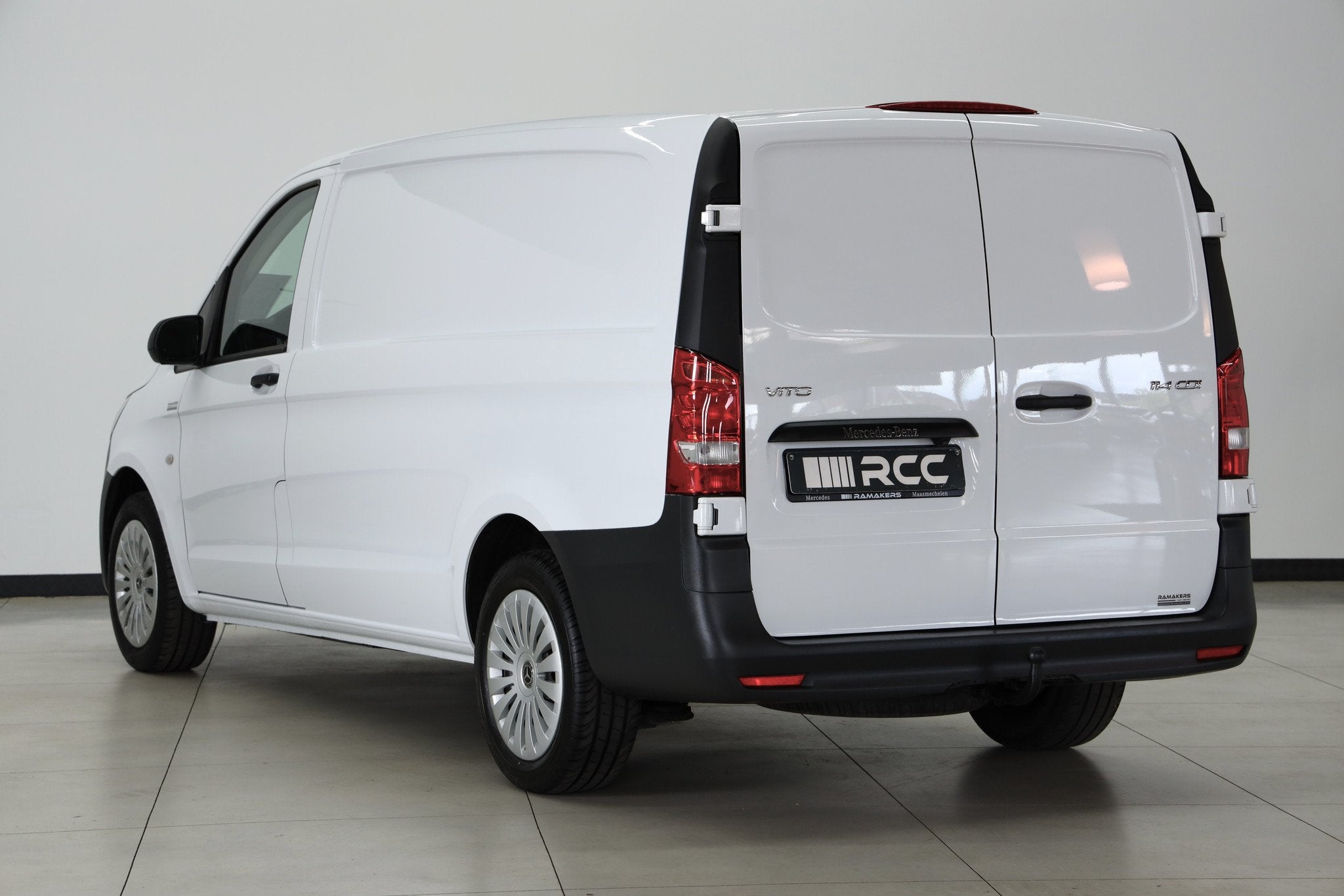 Mercedes-Benz Vito 114 CDI L2 Pro | Leder Carplay Camera Tre, 100 kW, Achterwielaandrijving, Gebruikt, Zwart