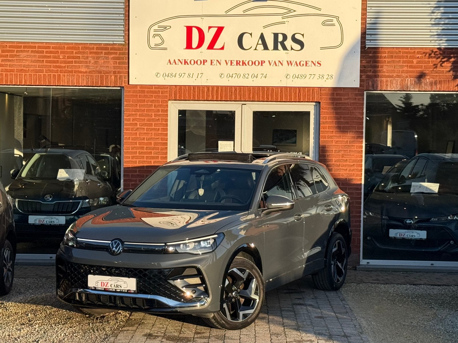 VOLKSWAGEN TIGUAN R-LINE 4-MOTION 2.0TDI 193CH |TOIT PANO |, Autos, Volkswagen, Cuir, Argent ou Gris, Euro 6, Entreprise