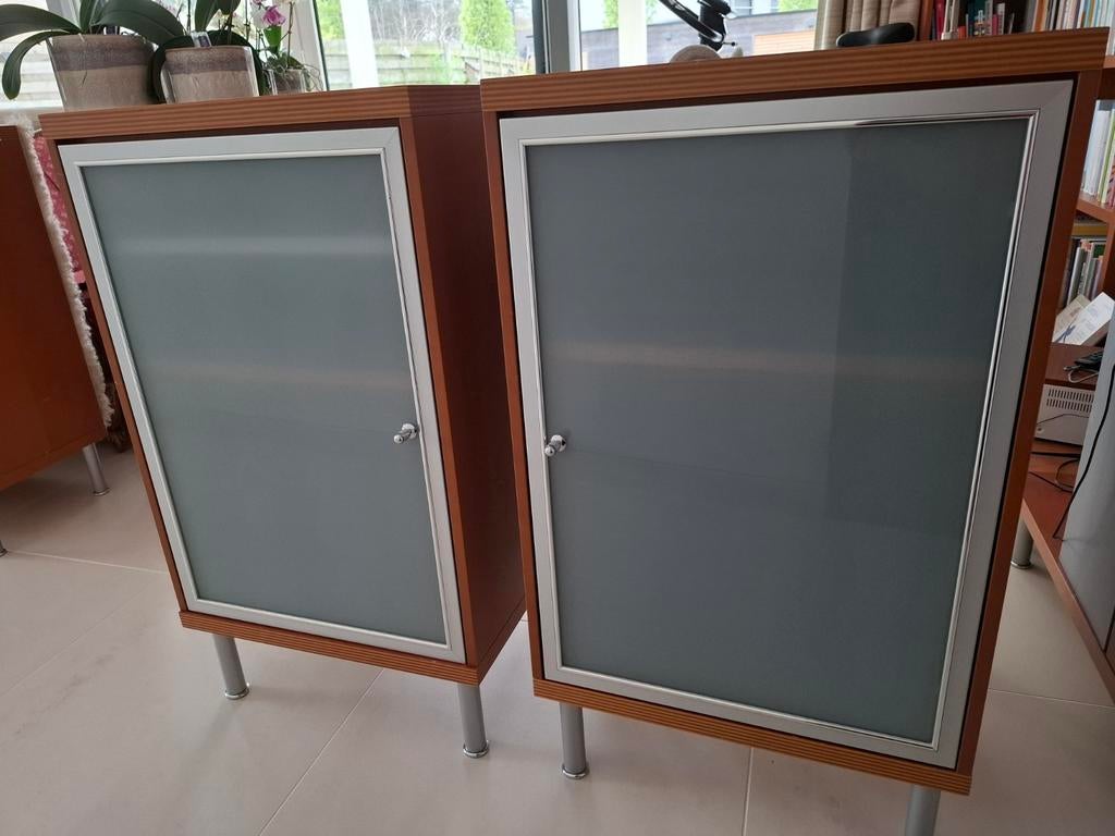 2 armoires en placage de hêtre et portes en verre dépoli, Enlèvement