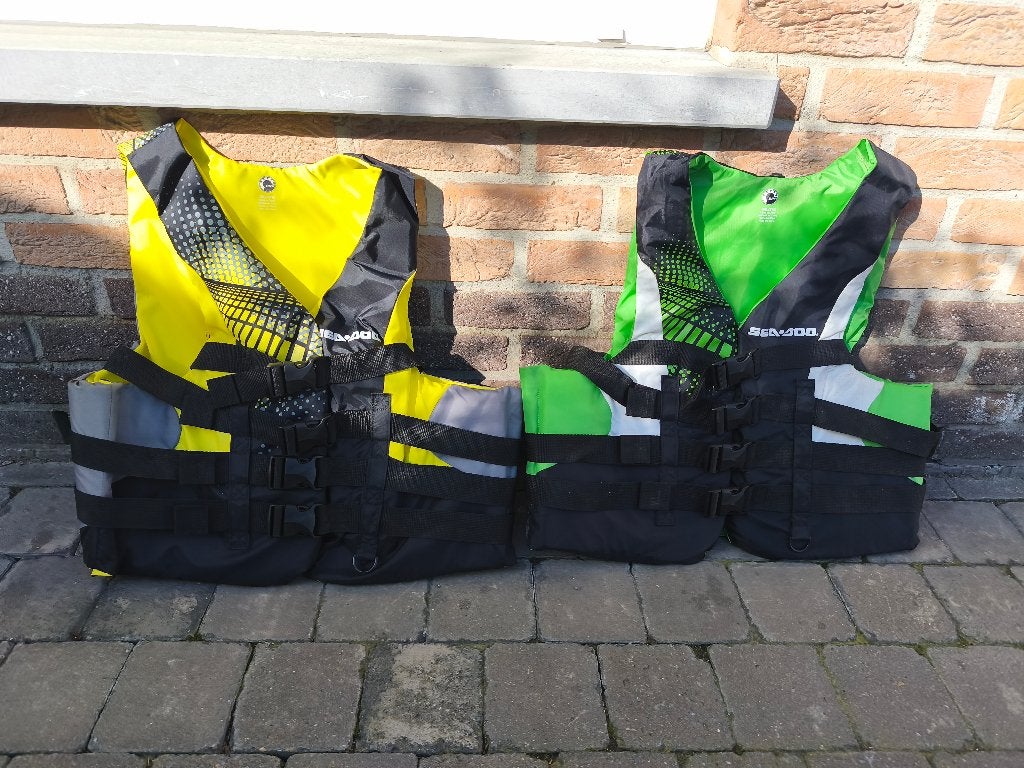 Zwemvest 2st (verstelbaar tot 3XL)SEADOO, water en bootsport, Ophalen of Verzenden, Zo goed als nieuw, Reddingsvest of Zwemvest