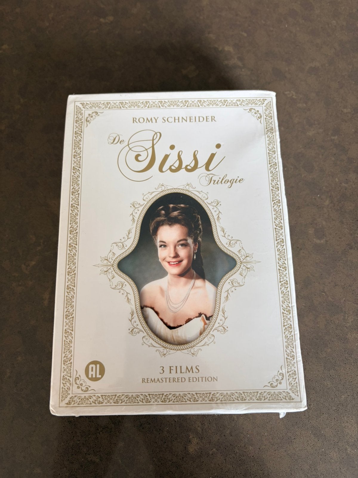DVD box De Sissi Trilogie (sealed), CD & DVD, Enlèvement ou Envoi, Comprend un boîtier, Néerlandais, Romance